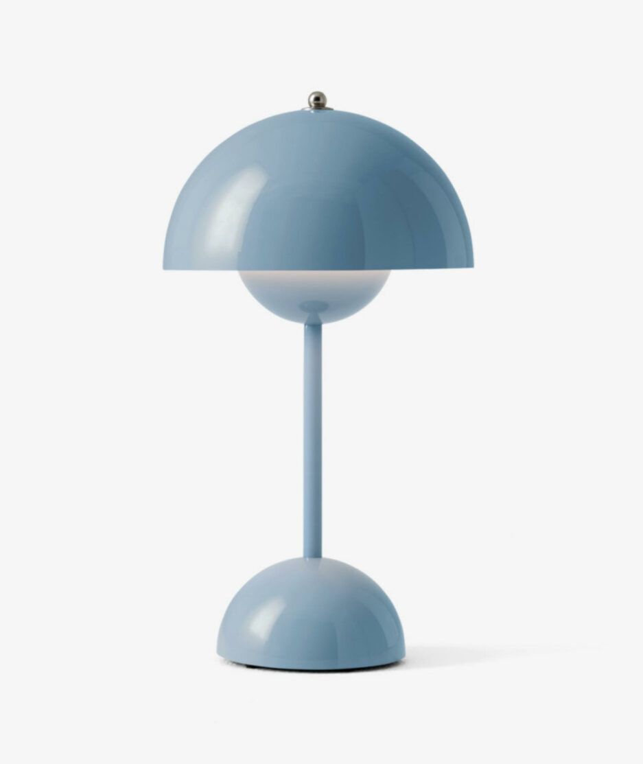 Flowerpot VP9 oppladbard bordlampe, Light Blue | NICHE Interiør & Storkjøkken